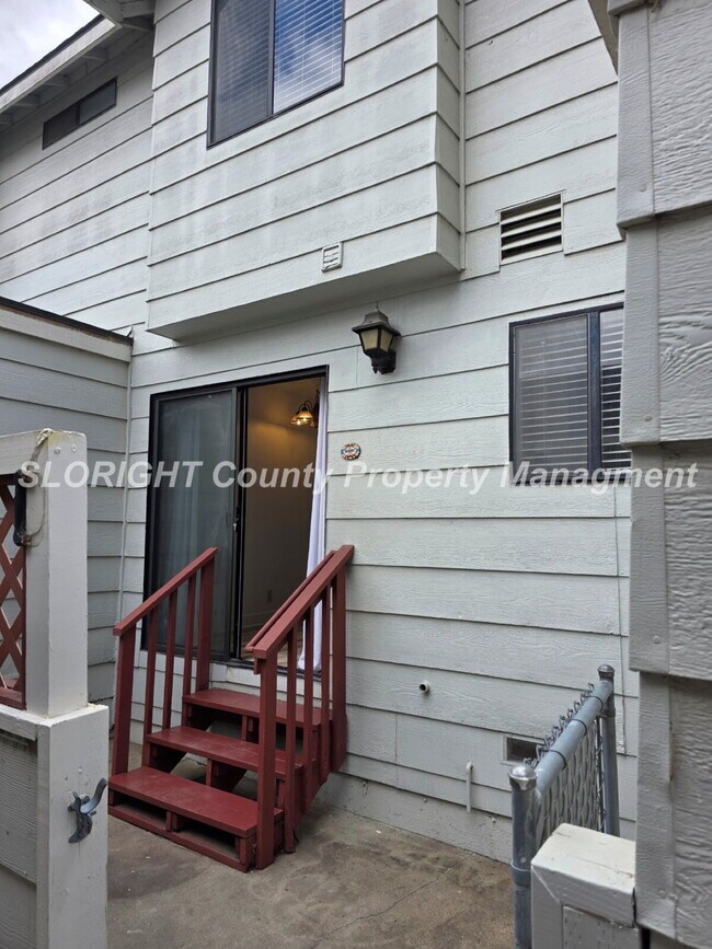 Building Photo - AVAILABLE NOW - 2 Bed / 1.5 Bath SLO Apartment