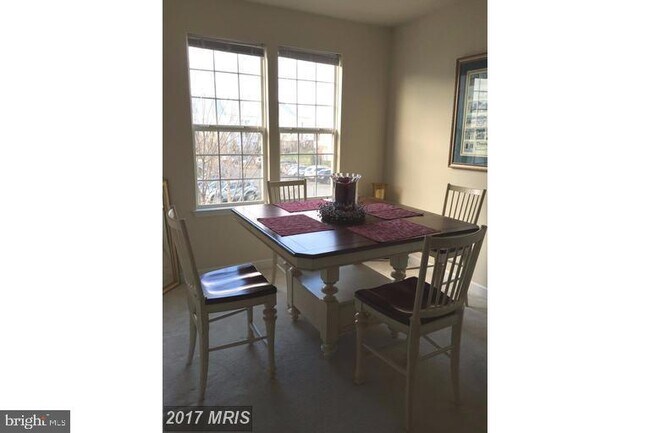 Foto del edificio - 22725 Thimbleberry Sq