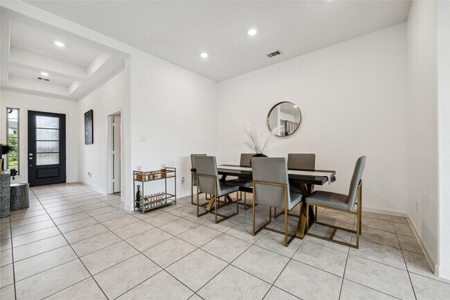 Foto del edificio - 2211 Keystone Ridge Ln
