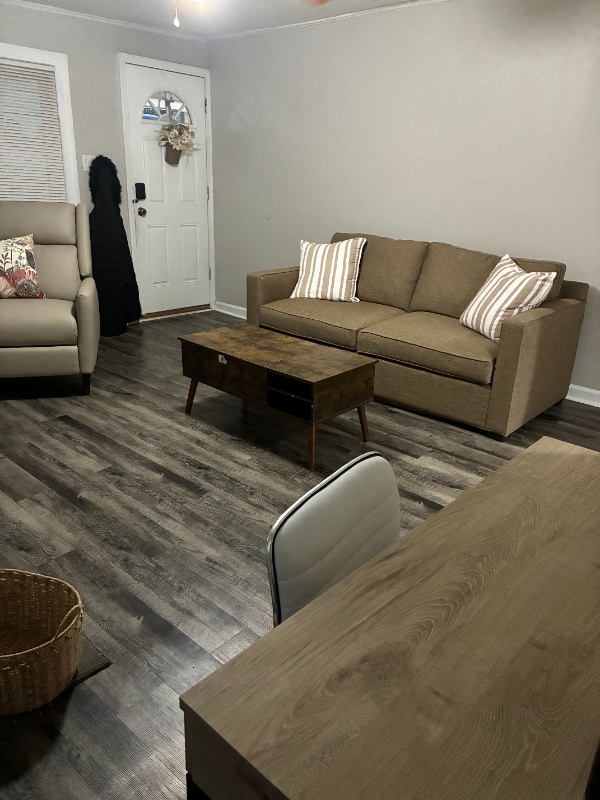 Building Photo - 4418 N Cypress Ave