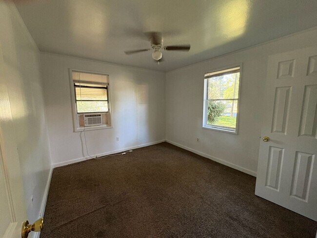 Foto del edificio - MOVE IN READY