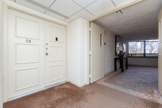 Foto del edificio - 404 Paradise Rd