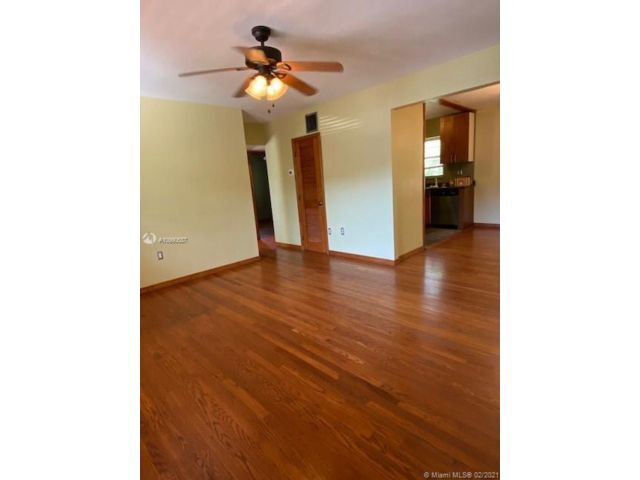 Foto del edificio - 5560 SW 78th St