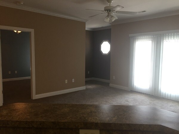 Foto del edificio - 2065 Silvercrest Dr