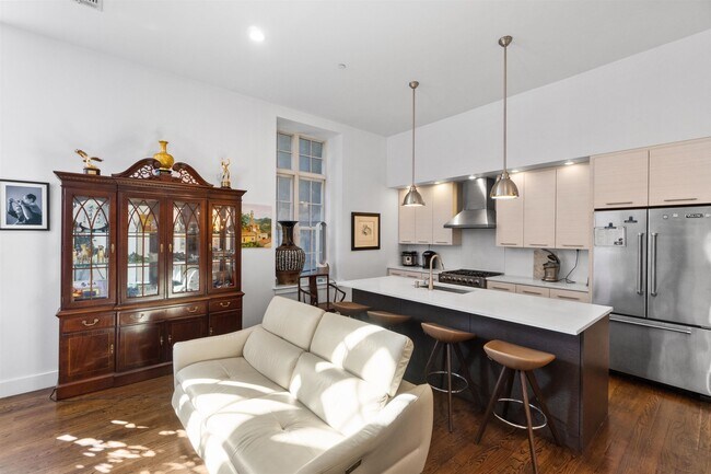 Foto del edificio - 304 Pavonia Ave