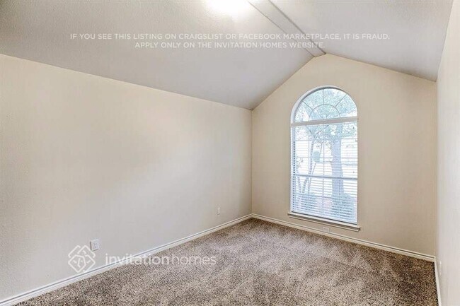 Foto del edificio - 5013 Promise Land Dr