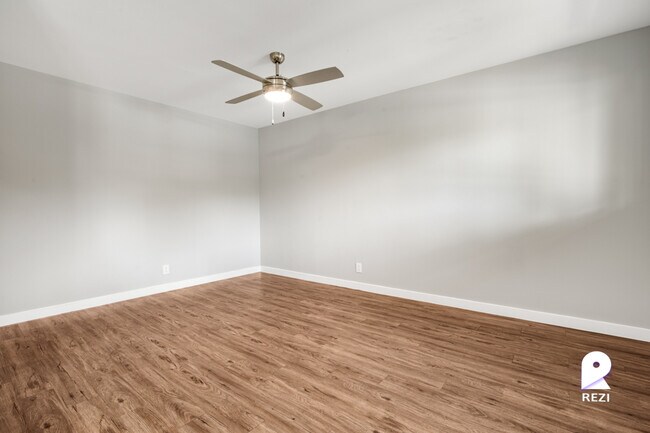 Building Photo - 803-809 Tirado St