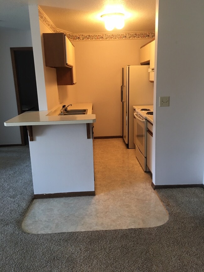 Kitchen - 1800 Elbow Bnd