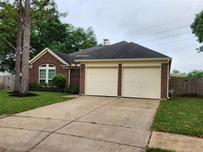 Foto del edificio - 3803 Summerfield Dr