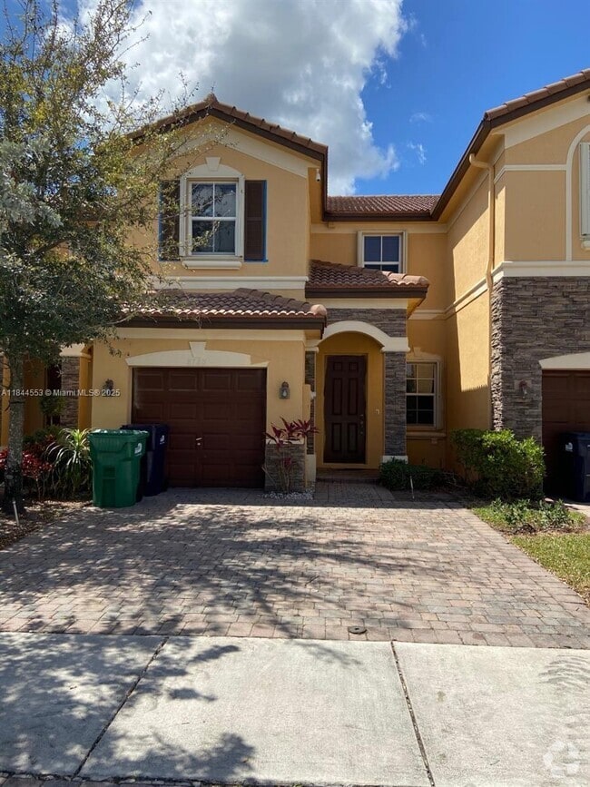 Building Photo - 8728 NW 113th Ct