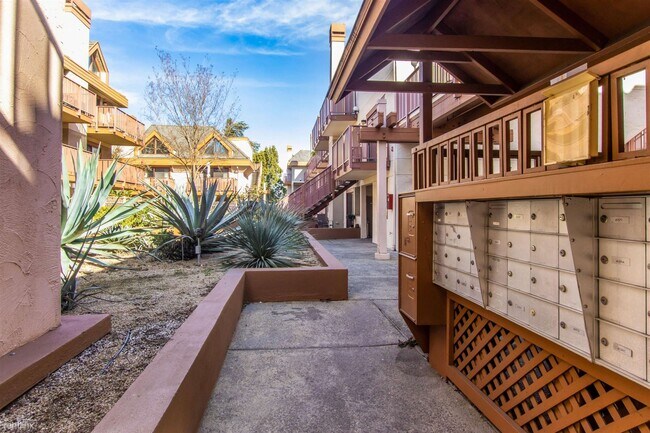 Building Photo - 3 br, 2 bath Condo - 4157 El Camino Way # I