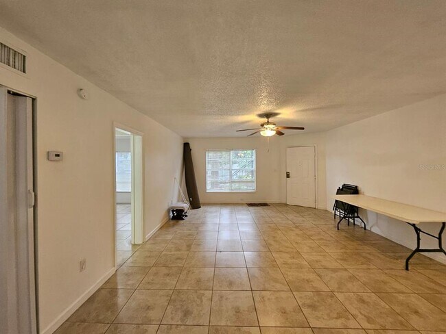 Foto del edificio - 3651 N Goldenrod Rd