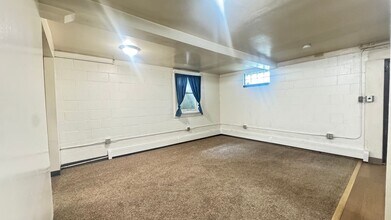 Building Photo - 1517 Eielson St
