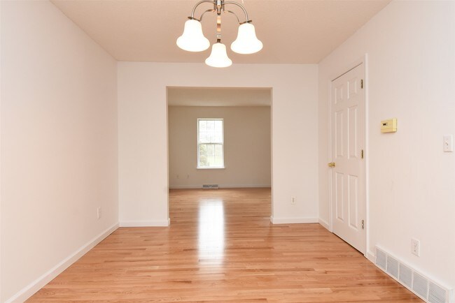 Building Photo - 9 Foxfire Ln