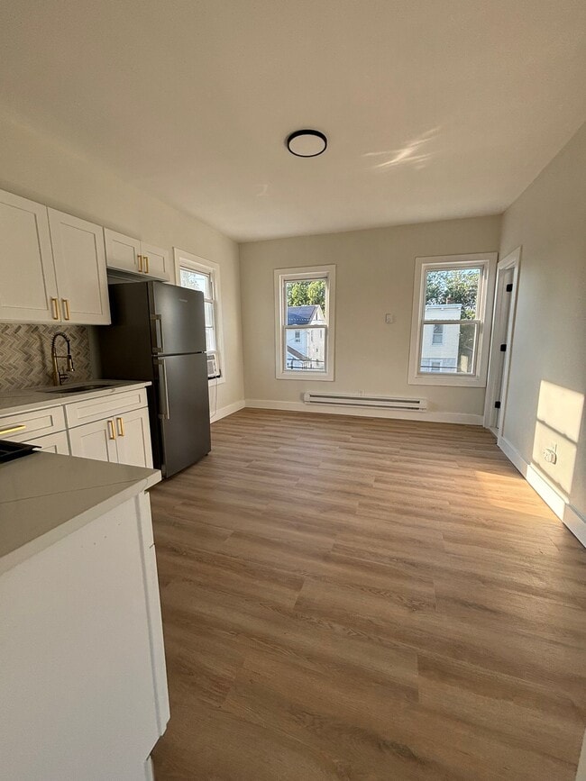 Building Photo - 49 Rosehill Pl