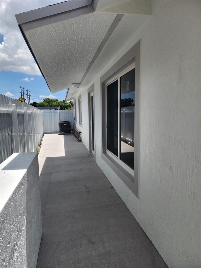 Building Photo - 4213 SW 137th Ct