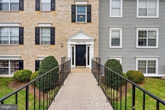 Building Photo - 12230 Stevenson Ct