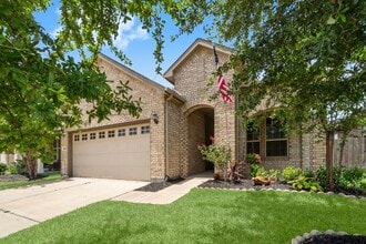 Building Photo - 24502 Royal Pike Dr