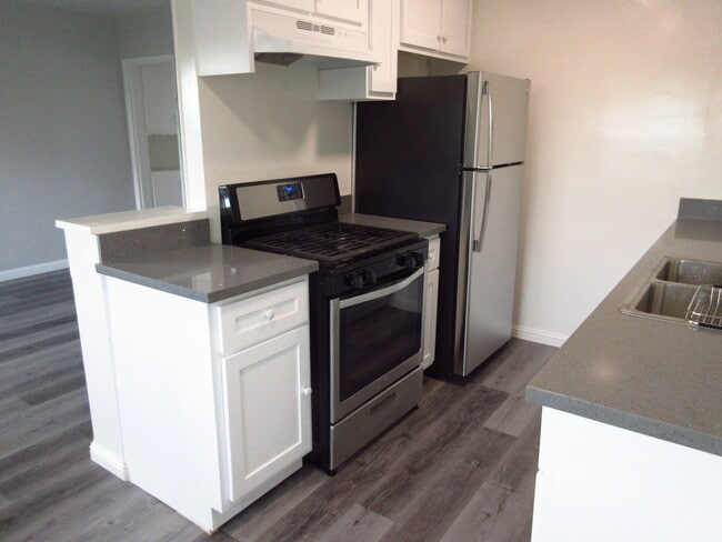 Building Photo - 1109 Ximeno Ave
