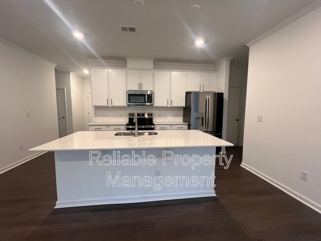 Foto del edificio - 651 Roy Adams Rd