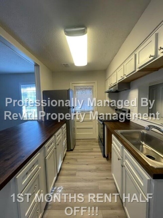 Foto del edificio - 2977 Stage Park Pl