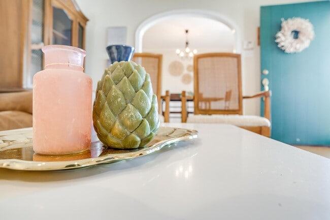 Building Photo - 3521 Rogers Ave