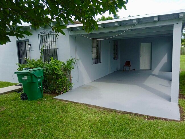 Foto del edificio - 18145 SW 105th Ave