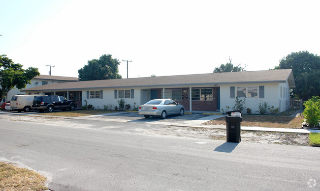 Building Photo - Mack Apartments