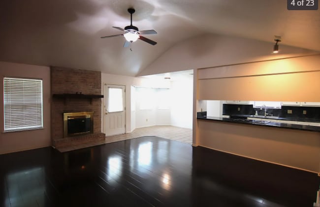 Building Photo - 9140 Monica St