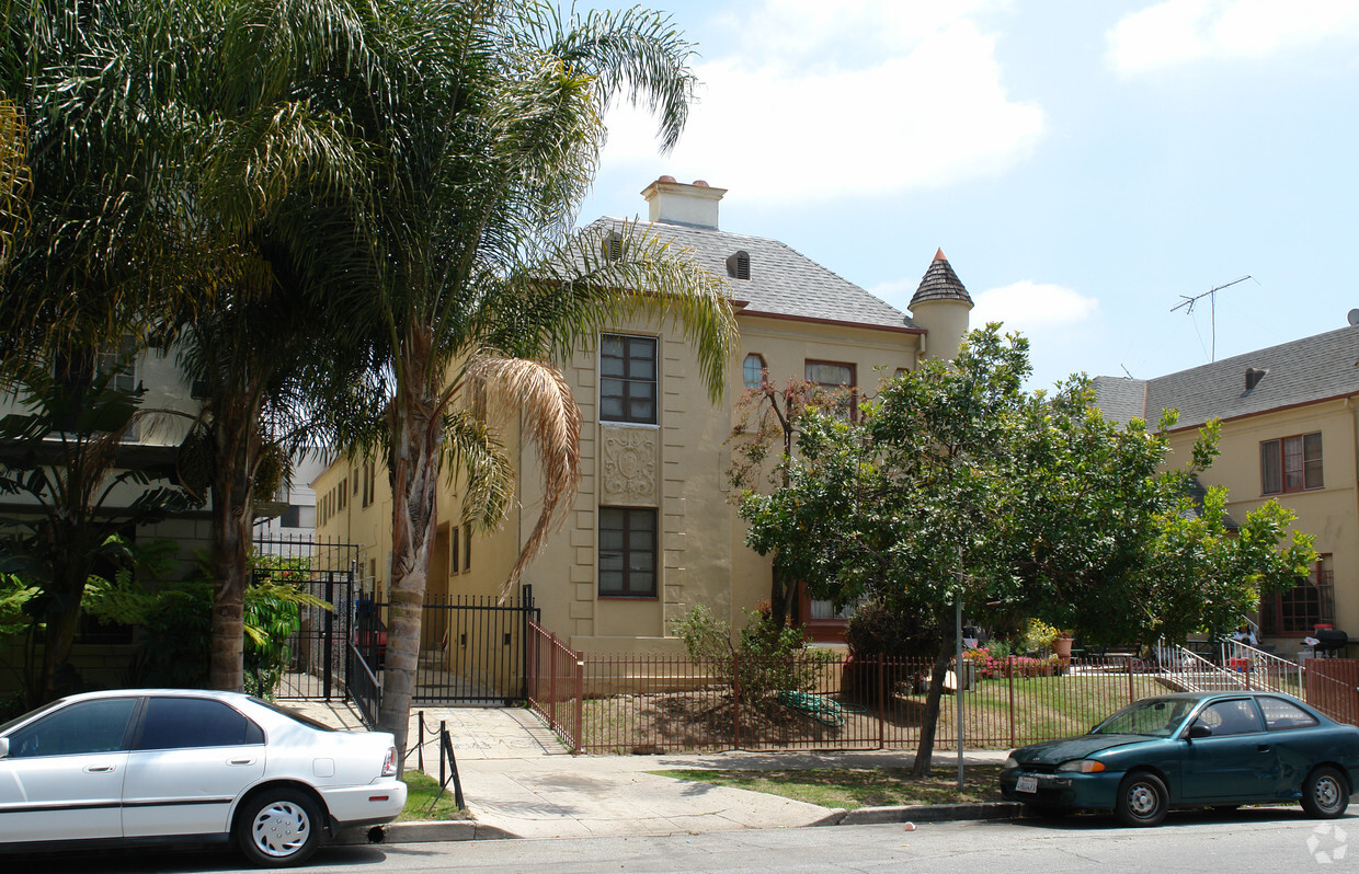 Building Photo - 848 S Hobart Blvd