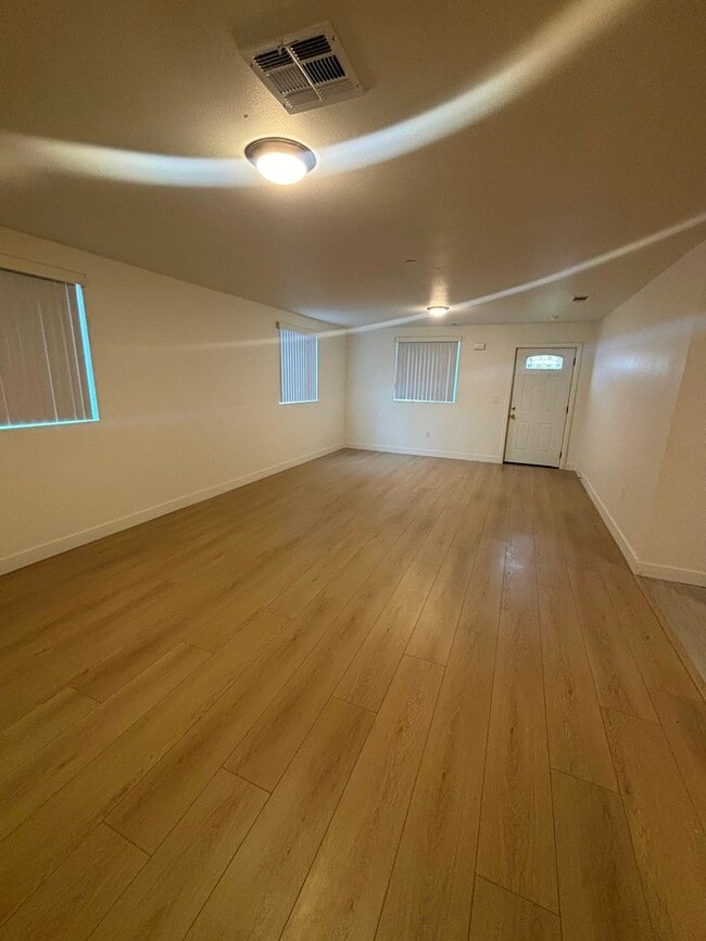 Foto del edificio - 438 W 71st St