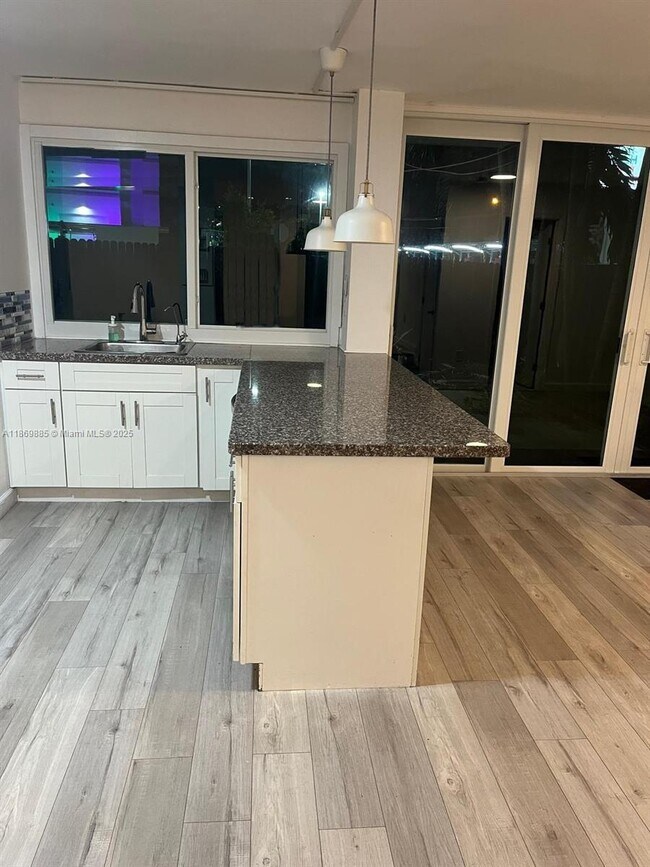 Foto del edificio - 7133 SW 109th Ct
