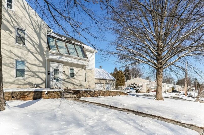 Foto del edificio - 1003 W Main St