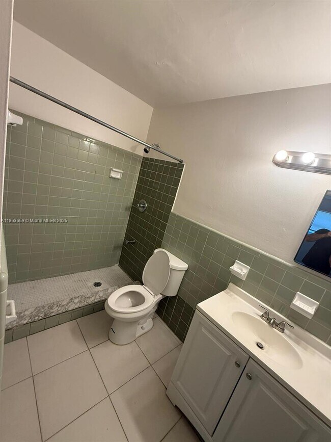 Foto del edificio - 4121 NW 30th Terrace