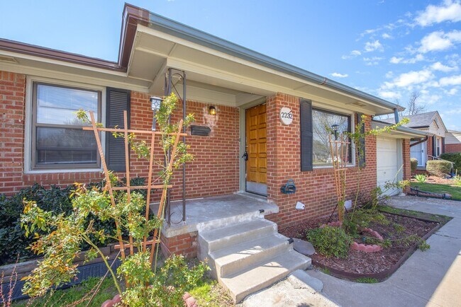 Foto del edificio - Must see this great 2 bed, 1 bath home in ...