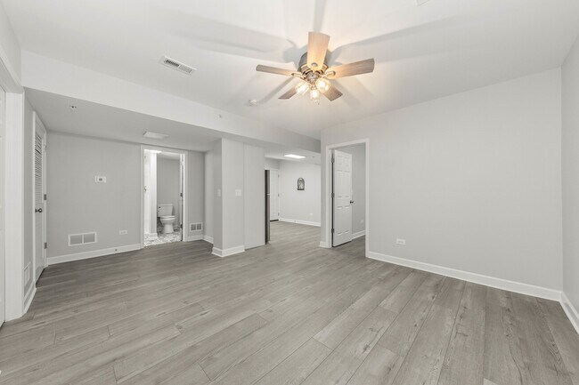 Building Photo - 338 E Wesley St