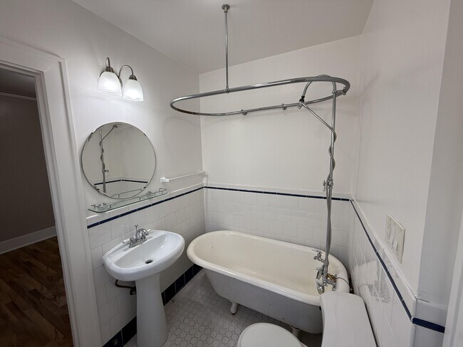 Foto del edificio - 3401 Bancroft St
