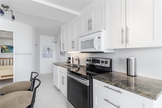 Building Photo - 401 Ocean Dr