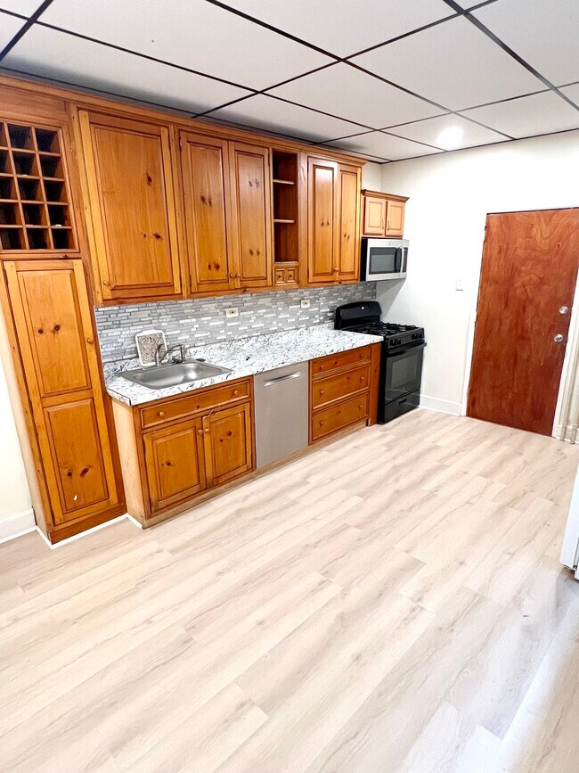Foto del edificio - 2413 S 64th St