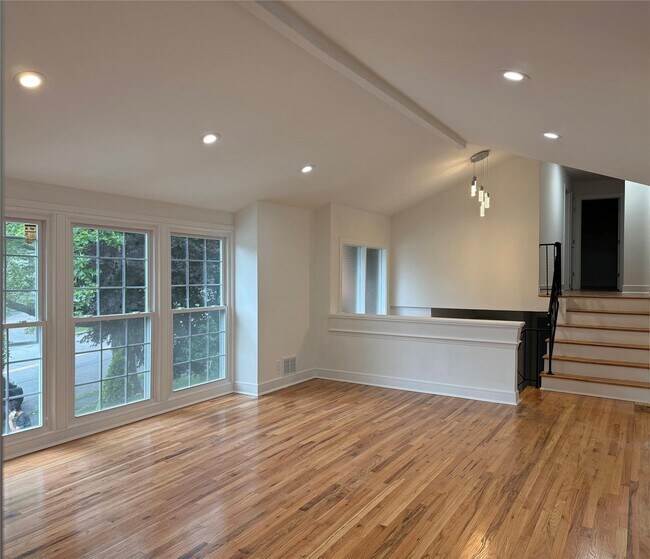 Building Photo - 251 Broadfield Rd