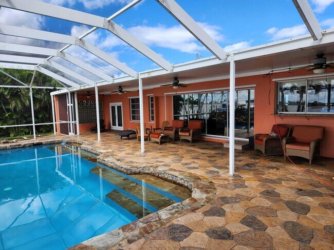 Foto del edificio - 711 NW Sunset Dr