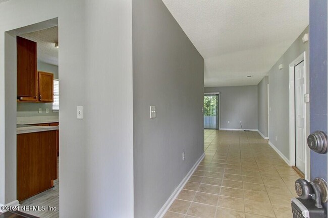 Building Photo - 13477 Ashford Wood Ct E
