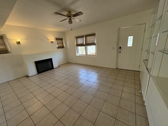 Foto del edificio - Central Tucson charming historic adobe home