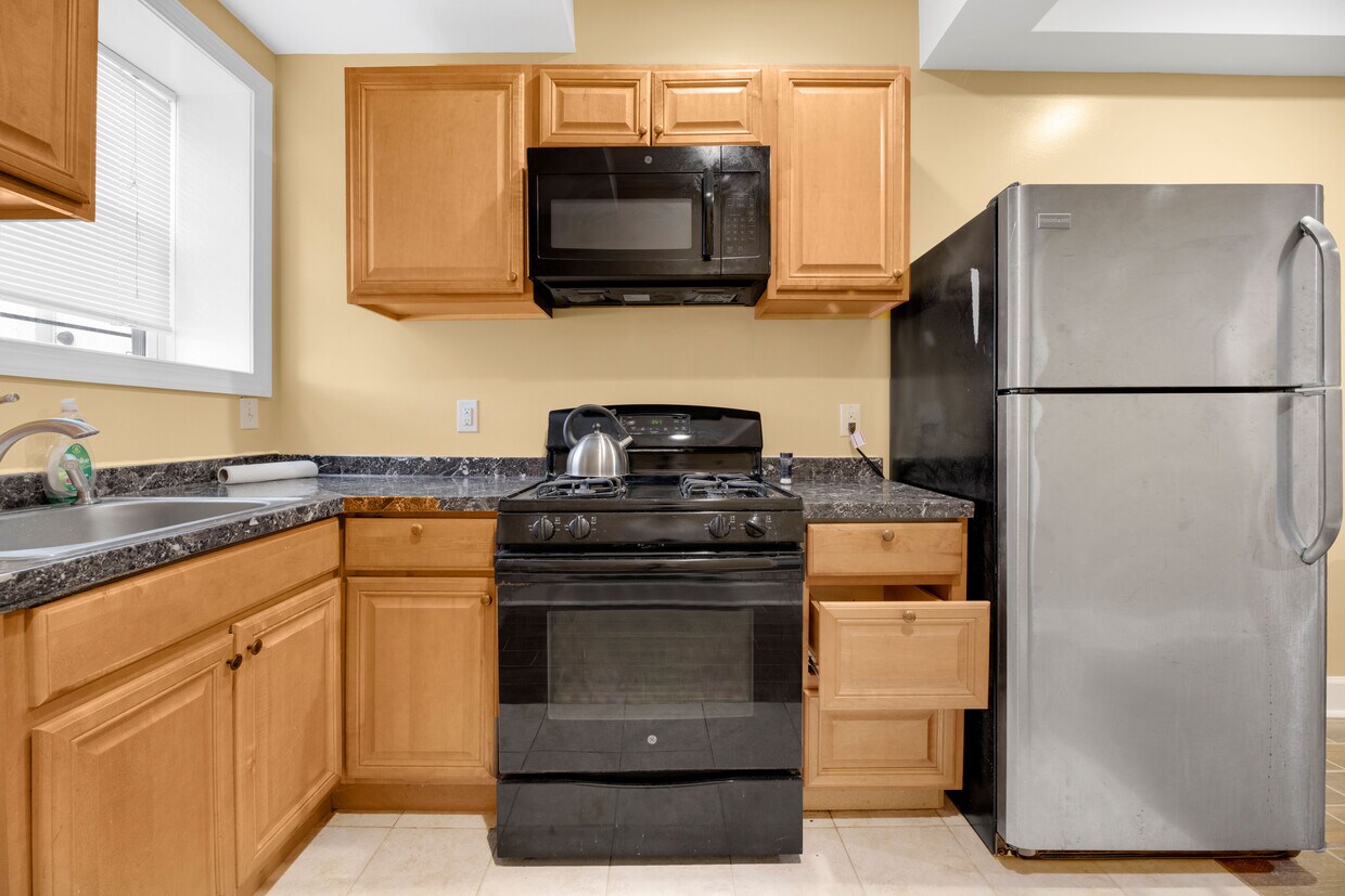 Foto principal - 703 Irving St NW