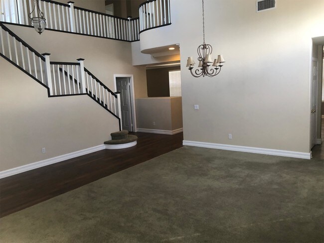 Foto del edificio - 3224 Pine View Dr