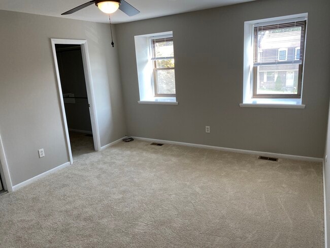 Building Photo - 890 Clover Plz