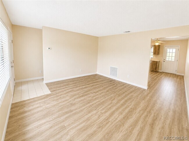 Foto del edificio - 9476 W Green Bay Ln
