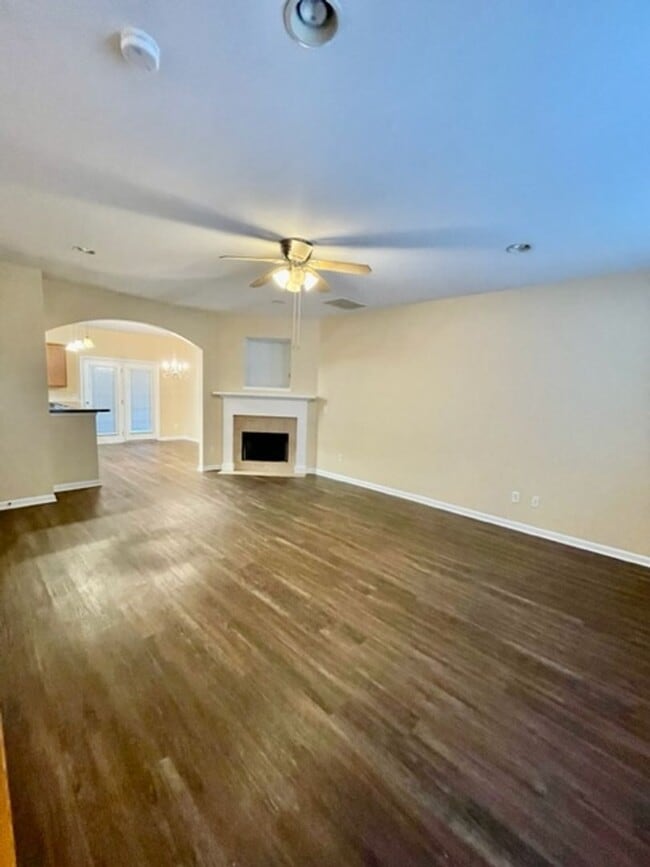 Photo - Come take a look at this end unit 3 bedroom, 2.5 bath townhouse located in very desirable FORT MI...