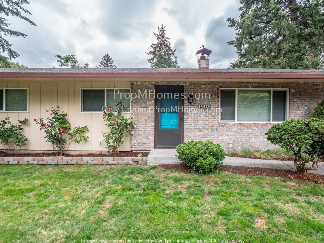Primary Photo - Charming Three Bedroom Ranch In Oak Grove ...