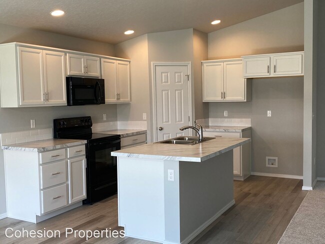 Building Photo - 3 br, 2 bath House - 17640 N Onaway Ave
